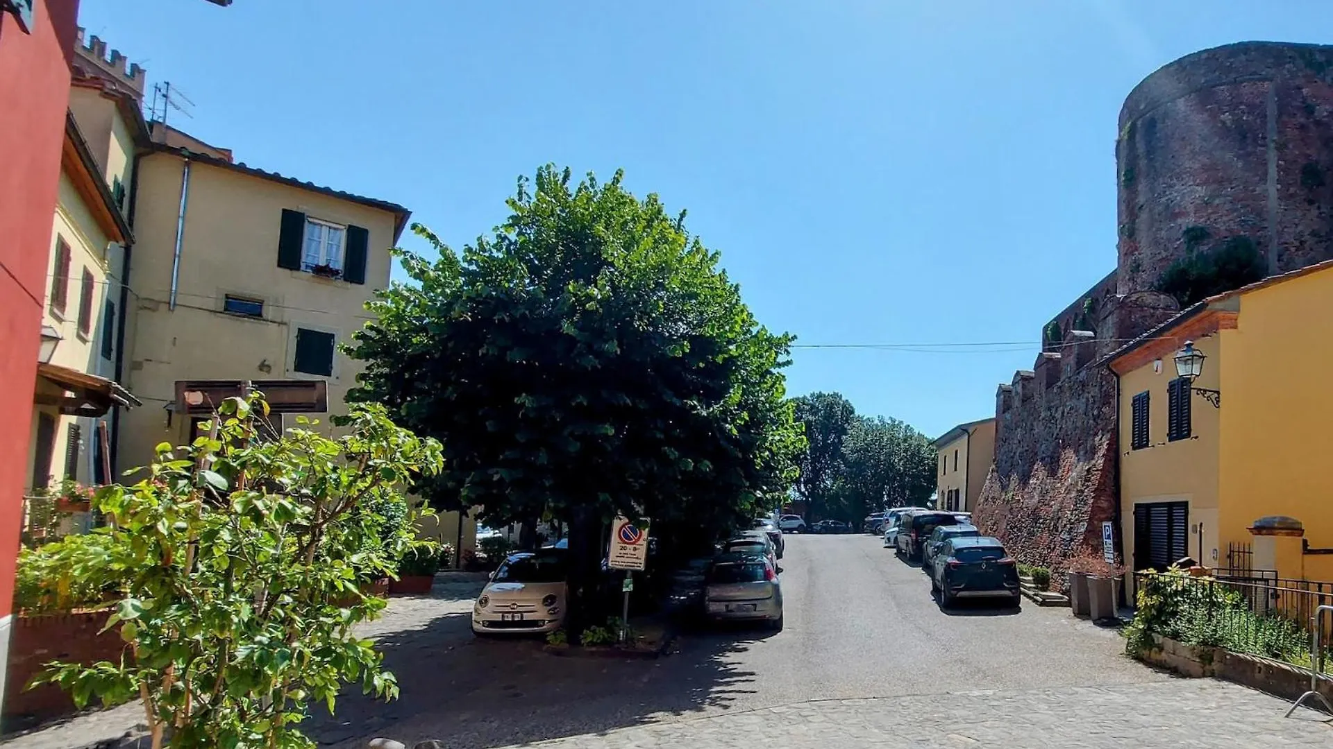 La Casa Sulle Mura - Montecarlo - A 15 Km Da Lucca Italia